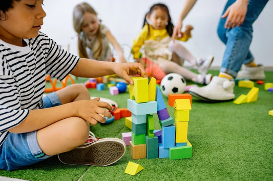 Pourquoi la plupart des jouets Montessori sont en bois ?