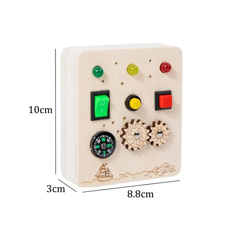 Jouet Montessori évolutif – Busy Board en bois avec lumières LED et activités sensorielles