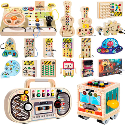 Jouet Montessori évolutif – Busy Board en bois avec lumières LED et activités sensorielles