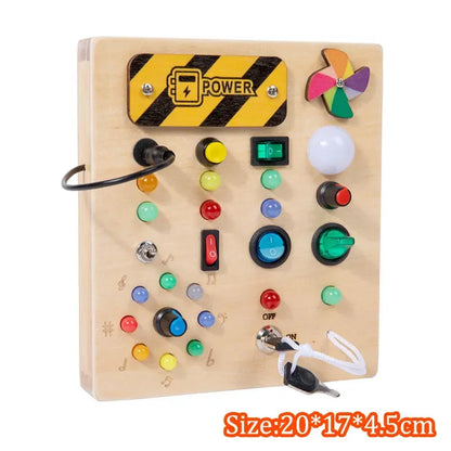 Jouet Montessori évolutif – Busy Board en bois avec lumières LED et activités sensorielles