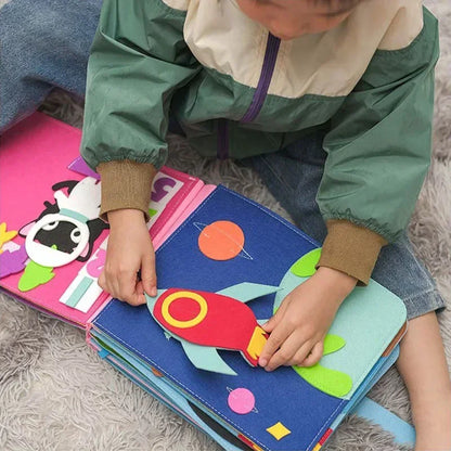 Livre d’activités évolutif en tissu – Histoire, éveil et apprentissage Montessori