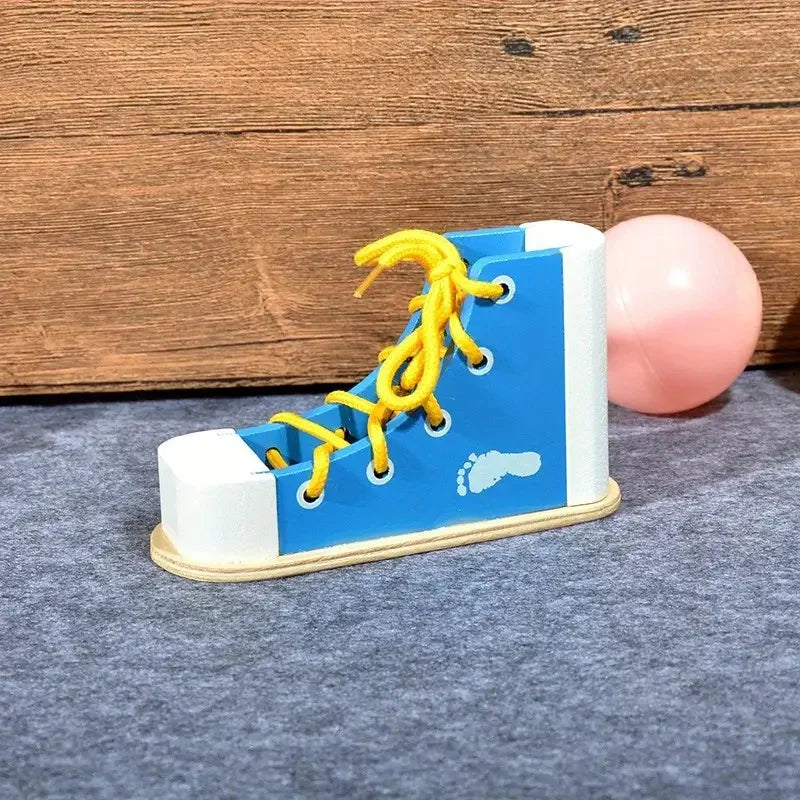 Jouet Montessori évolutif – Chaussure en bois éducative pour apprendre à lacer
