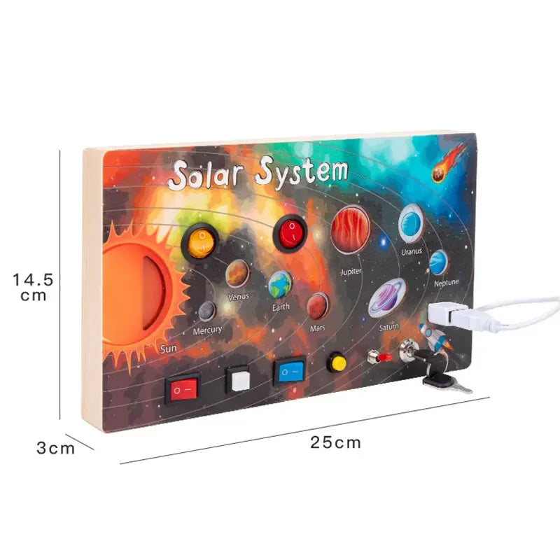 Jouet Montessori évolutif – Busy Board en bois avec lumières LED et activités sensorielles