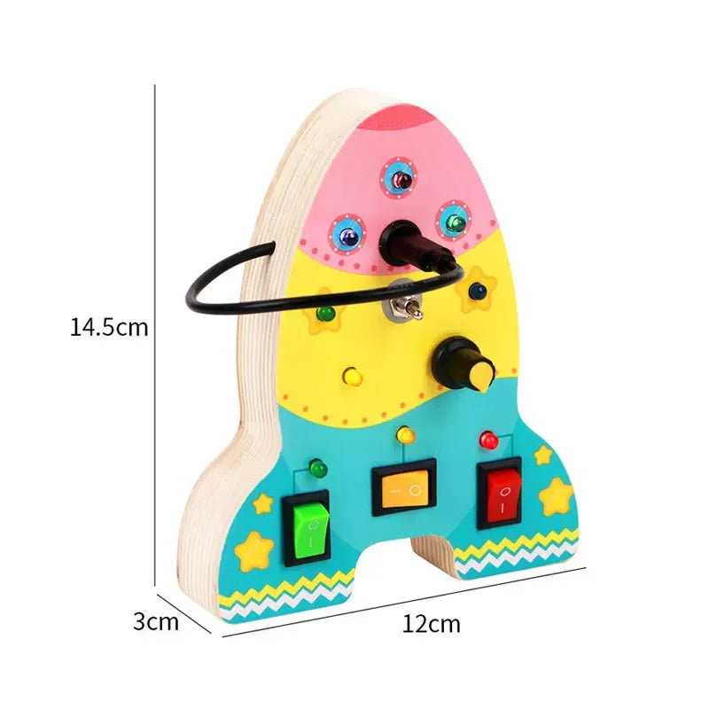 Jouet Montessori évolutif – Busy Board en bois avec lumières LED et activités sensorielles