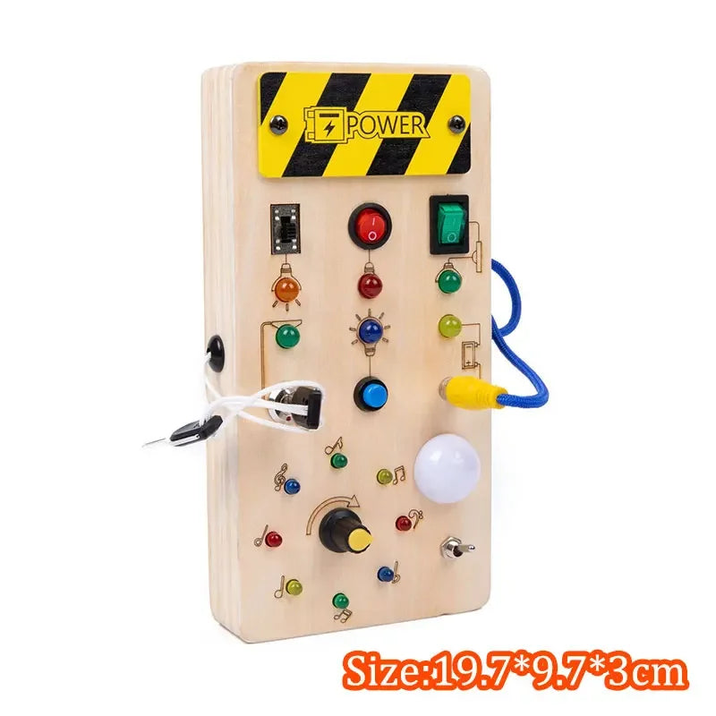 Jouet Montessori évolutif – Busy Board en bois avec lumières LED et activités sensorielles